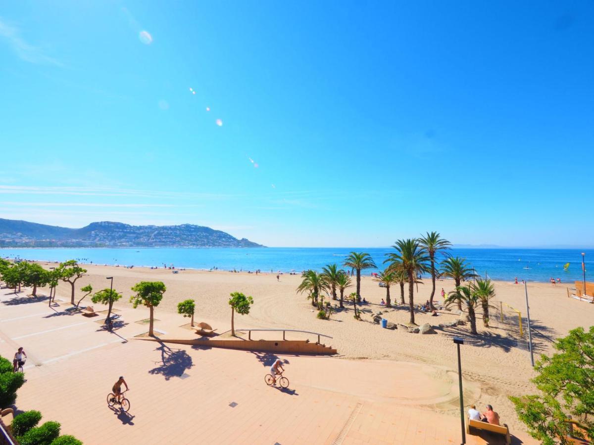 Platja De Roses.3 *